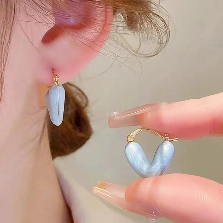 LATS 2024 New Arrival Love Heart Hoop Earrings for Women Small and Delicate Fashion Accessories Elegant Trend Zircon Party Gift