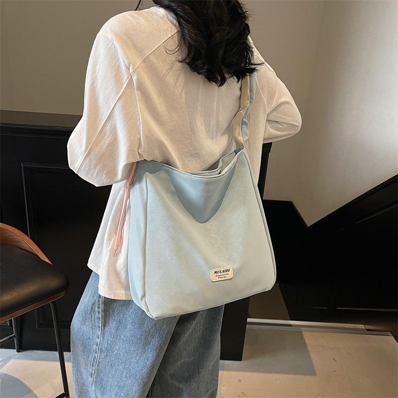 Large-capacity Commuter Bag Women's Versatile New Casual Simple Shoulder Messenger Bag Tote Bag
