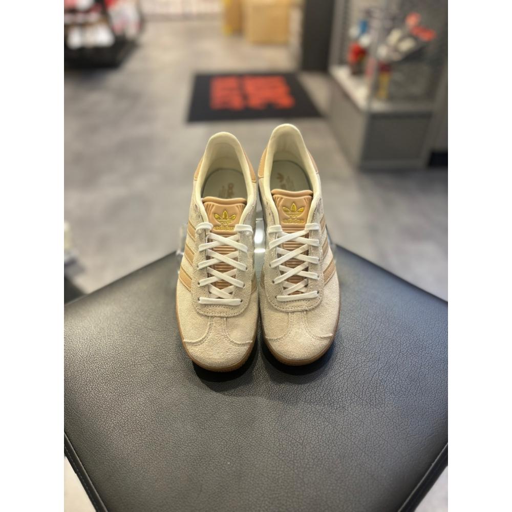 

adidas ABC Mart Женские кроссовки Gazelle Junior [adidas] GAZELLE J IH7506