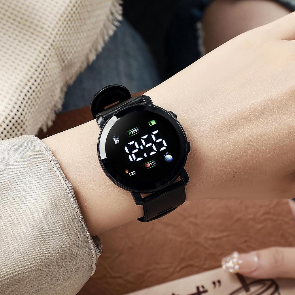 Popular Kids' Electronic Sports Bracelet Watch - Round Design for Elementary Students