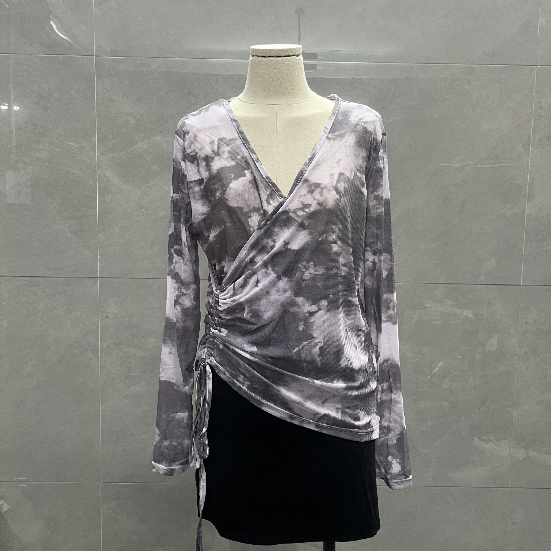 

Универсальный топ с V-образным вырезом, тай-дай, со сборками, с длинным рукавом, для защиты от солнца L (Recommended 115 lbs)