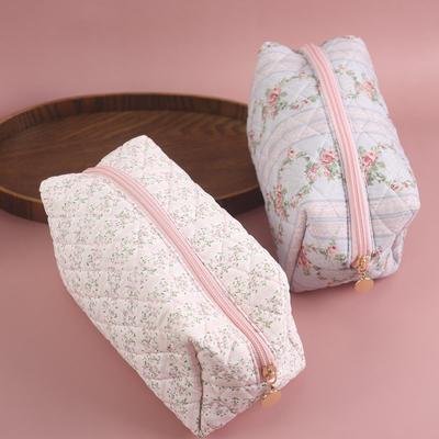 Large Capacity Quilted Floral Cosmetic Travel Bag with Zipper