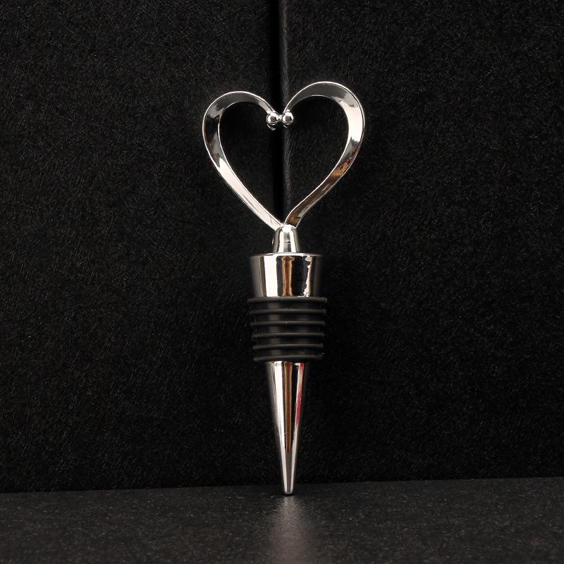 Red Wine Bottle Stopper, Innovative Heart-Shaped Seal, ABS Material, European and American Style, Ideal for Gifts.