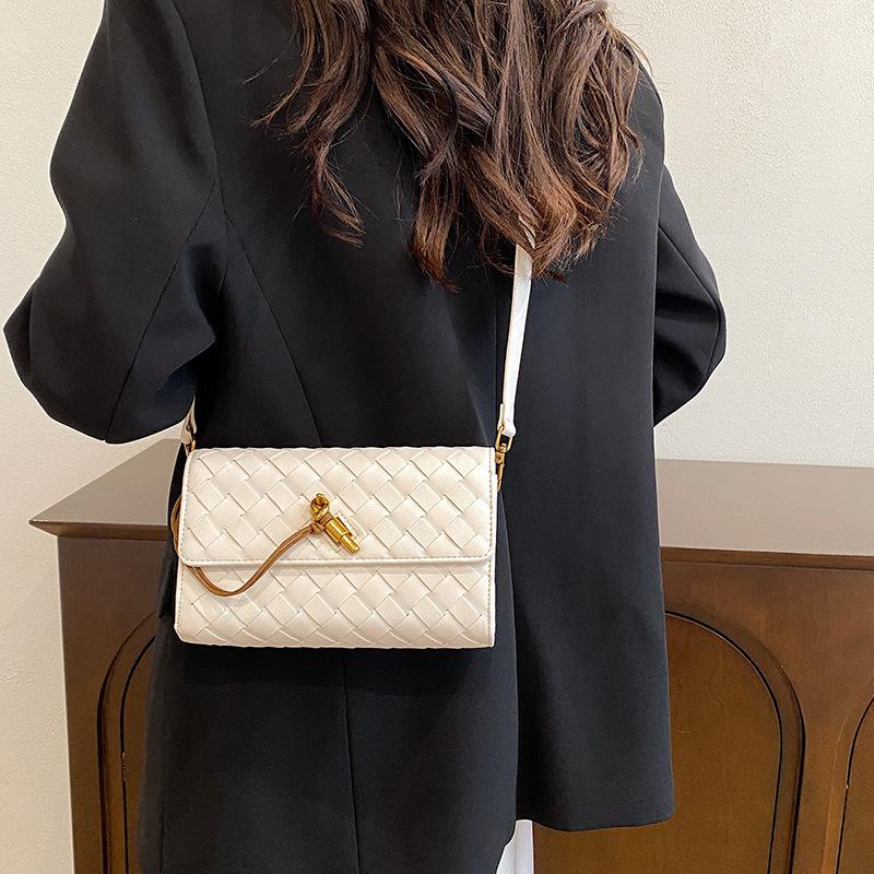 Hand-woven Lock Small Square Bag Fashion Woven Bag Simple Shoulder Messenger Women's Bag