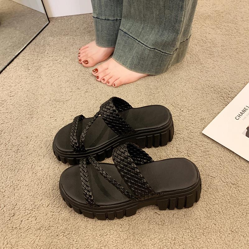 Slippers Korean fashion 2025 summer new outer wear Roman daily foreign style comfortable height increase niche sandals women