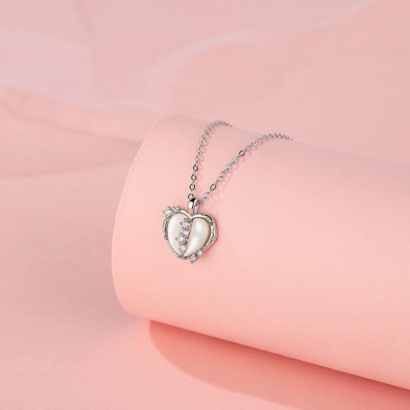 Fantasy Diamond Heart Necklace Princess Style Girl Heart New Collar Chain Necklace Ornament