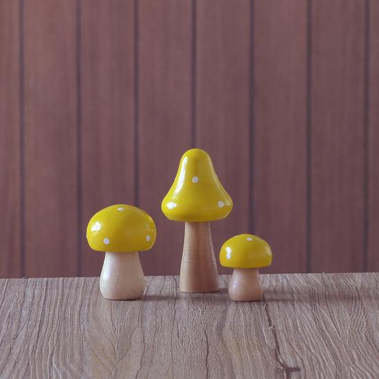 3Pcs/Set Miniatures Wooden Painting Mushroom Ornaments Crafts Kids Gift for Desk Decoration