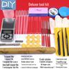DIY Epoxid-Werkzeugset mit Handschuhen, Messbechern, Waage, Pinzetten, Tropfer, Schleifpapier, Politur und Stanze.