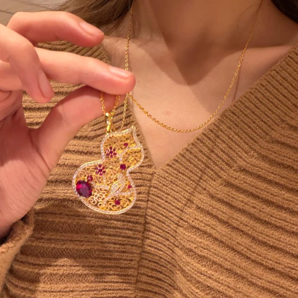 Red Corundum Floral Window Fu Lu Pendant Hollow Colorful Diamond Flower Magpie Plum Gourd Necklace Women