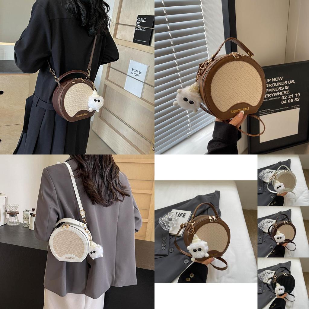 Stylish Trendy Womens Round Crossbody Bag With Zip Closure In Chic Black