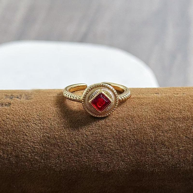 Fashion Retro Exquisite Color Drip Enamel Flower Ring Light Luxury High Sense Niche Medieval Ring Woman Adjustable opening