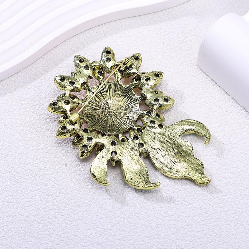 Vintage Sunflower High-end Oversized Sunflower Flower Plant Brooch