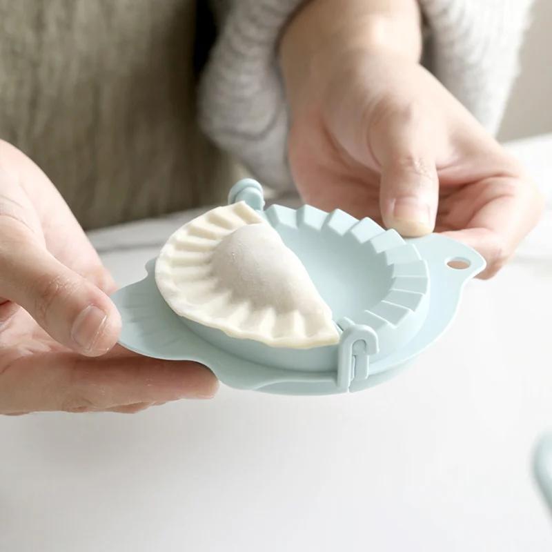 Wheat Straw Dumpling Maker - 2-in-1 DIY Dumpling Mold for Pierogi, Eco-Friendly Press Tool with Non-Slip Handle & Storage Hole