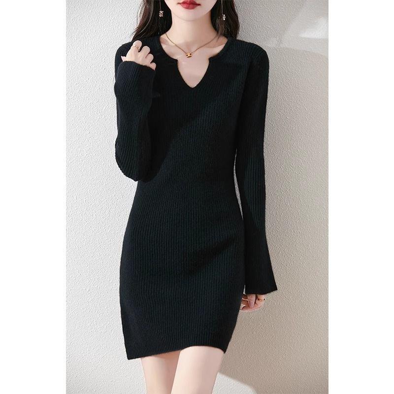 V-neck horn sleeve temperament slim-fitting knitted sweater skirt autumn and winter new medium and long solid color bottoming dress