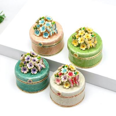 Vielseitige kleine Schmuckschatulle Praktischer Schmuckorganisator Elegante Schmetterlings- und Blumen Ohrringe Halsketten Halter Etui