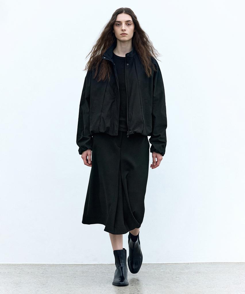 Insilence Woman Inverted Pleated Skirt Black