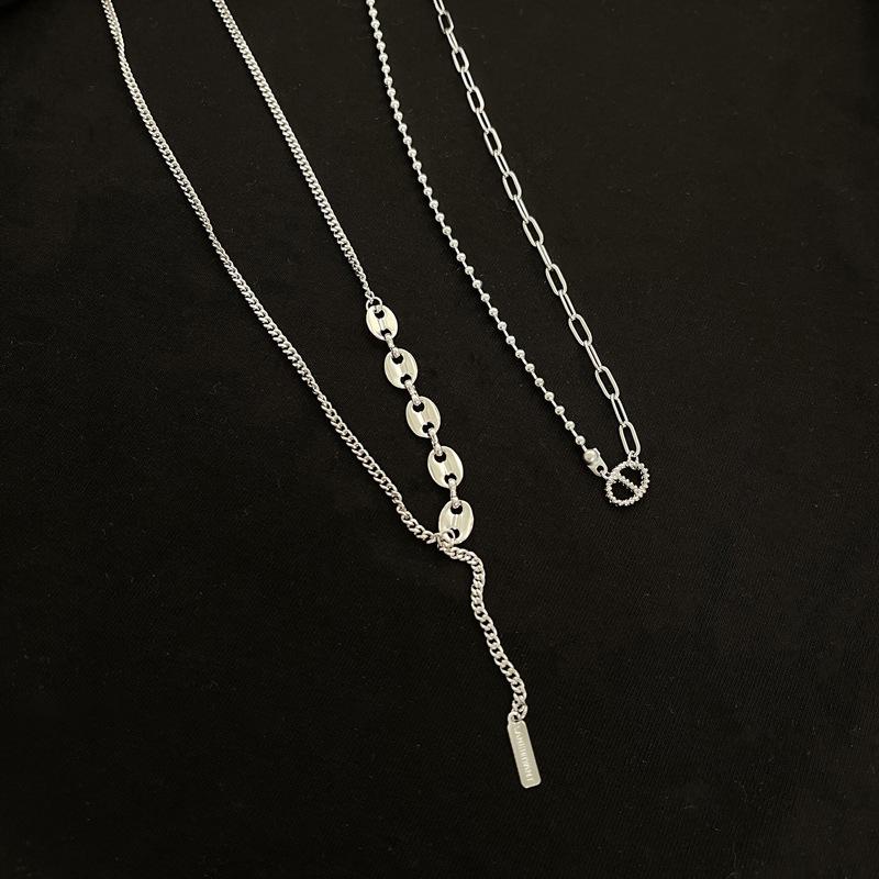 Double-Layered Pig Nose Necklace: Women's Summer Hip Hop Choker with Personality and Fashionable Clavicle Chain Design.
