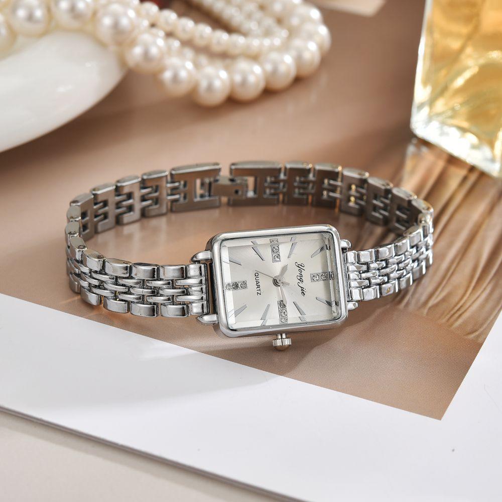 Vintage Ladies Fashion Quartz Watch Simple Scale Square Women Watches Business Alloy Strap Folding Clock Festival Gifts