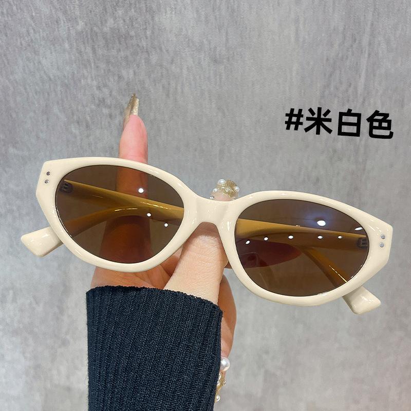 Korean version of trendy cat eye sunglasses UV protection 2026 new polarized small frame sunglasses square round face glasses to take pictures