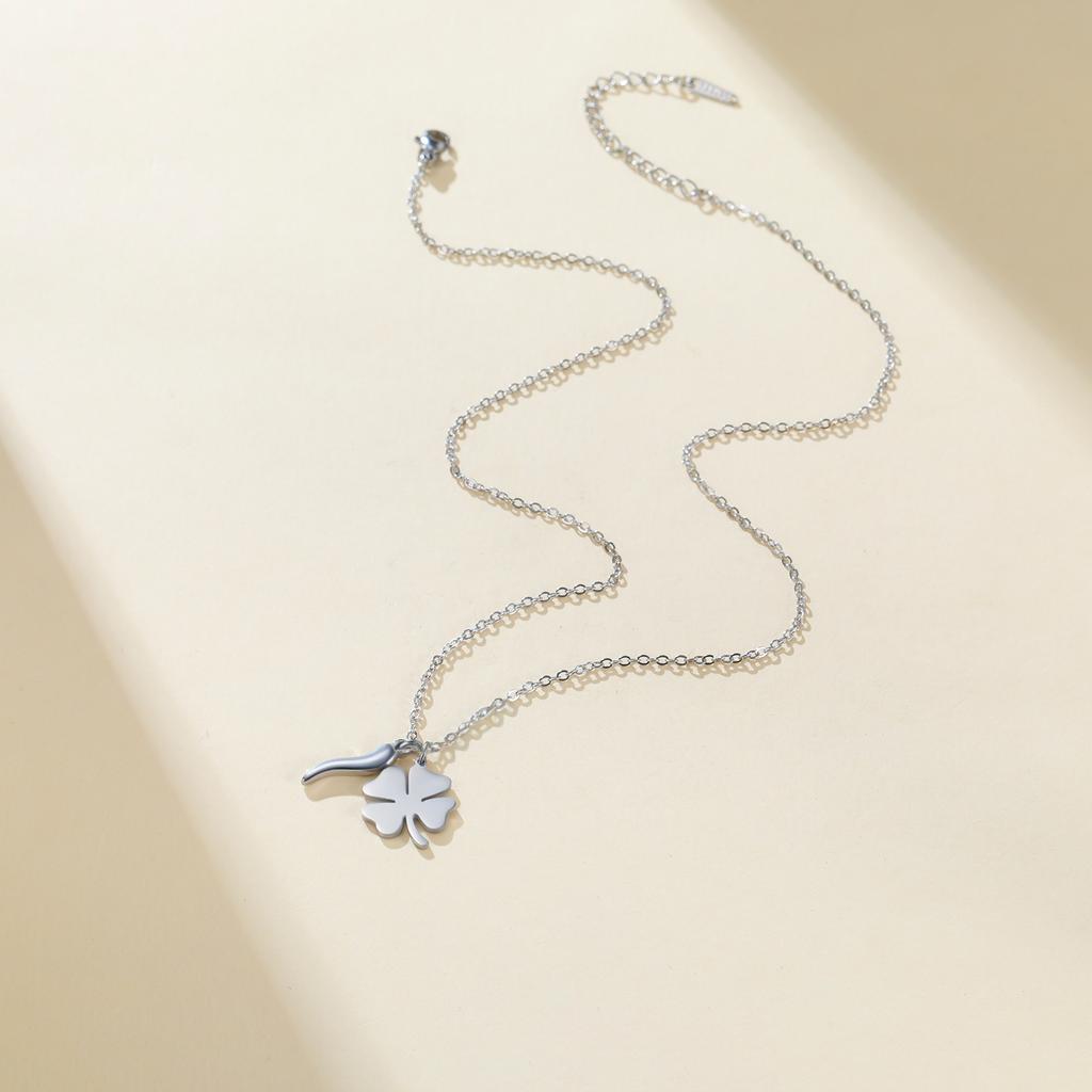 Four Leaf Clover Pepper Necklace for Women Leaves Choker Stainless Steel Pendant Trend Fashion Jewelry Charm Birthday Gifts 2026