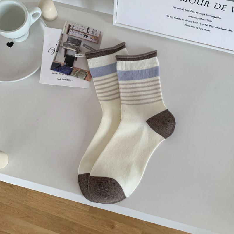 Women's Fall Trend Simple Striped Curled Boneless Mid Barrel Pile Cotton Socks