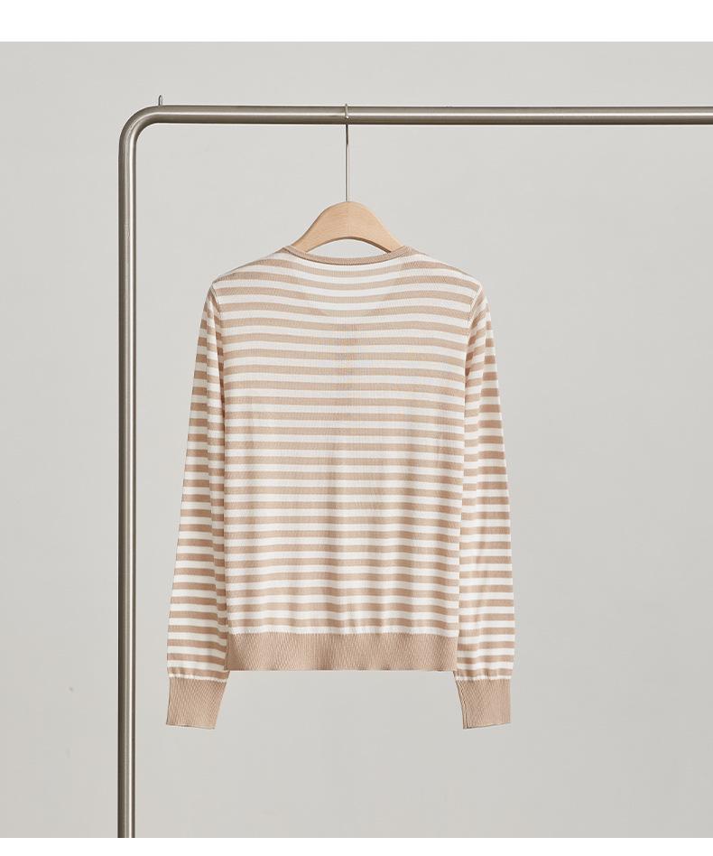 Artistic Striped Mulberry Silk Cardigan - Women's Black & White Round Neck Knit Top for Autumn