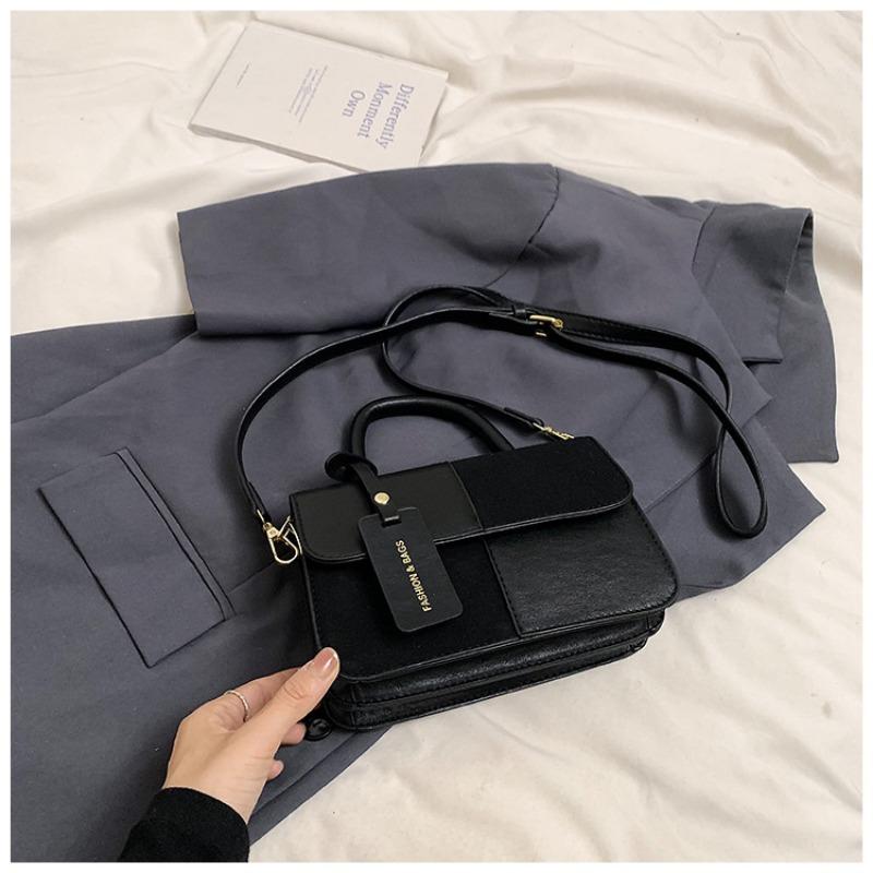 

High-end bag women s new fashion versatile niche design texture messenger bag work small bag чорний
