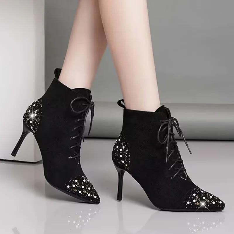 

Модные хрустальные туфли на высоком каблуке, роскошные замшевые женские туфли 2025, дизайнерские ботильоны на шнуровке с острым носком, зимний новый тренд, элегантные вечерние женские 42 чёрный