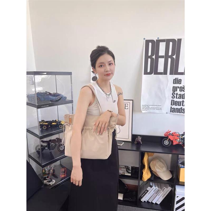 Simple Tote Bag for Women 2 New Large-capacity Students In Class Simple, Lightweight Commuting Practical Shoulder Bag