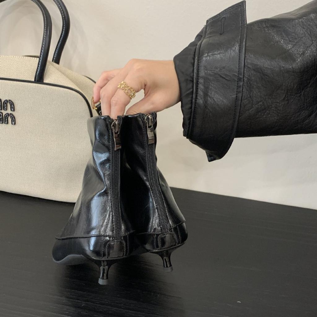 2025 autumn and winter new fashion short boots women's pointed head low heel simple temperament thin short boots