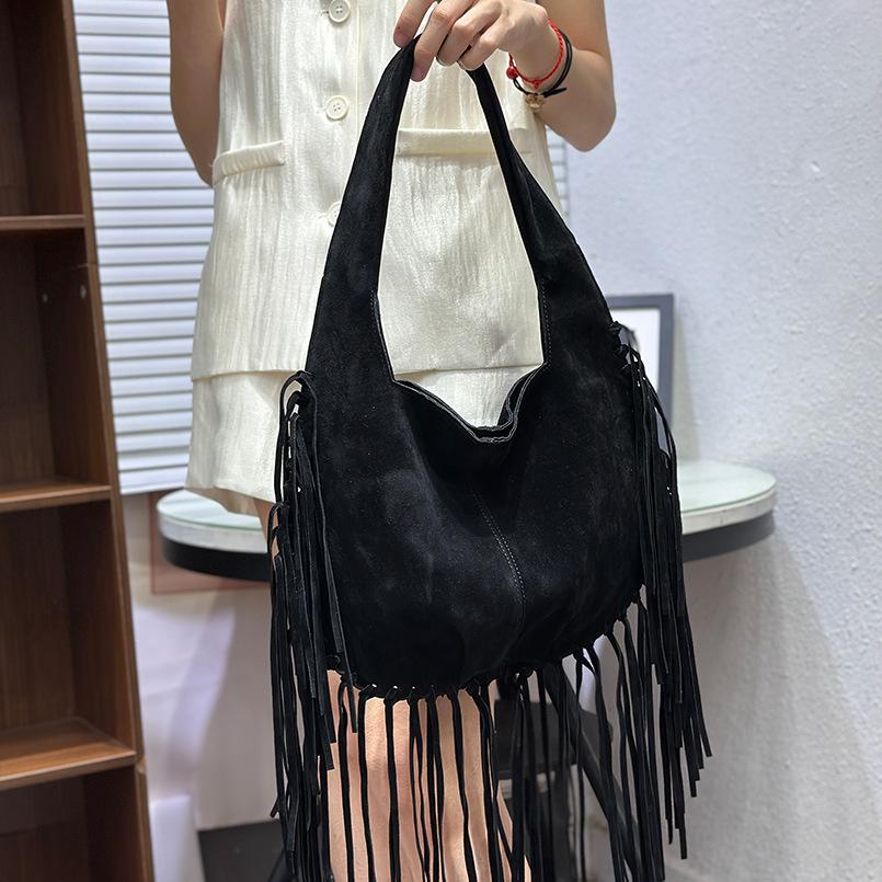 

Tassel Crossbody Bag for Women Large Capacity Shoulder Bags Commuter Suede Travel Handbags Solid Color Purse Handbags чёрный