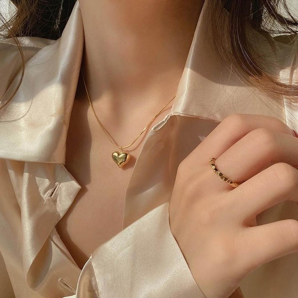 Heart Pendant Necklaces Heart Choker Heart Pendant Collarbone Chain Heart Choker Titanium Steel Material for Girls Woman