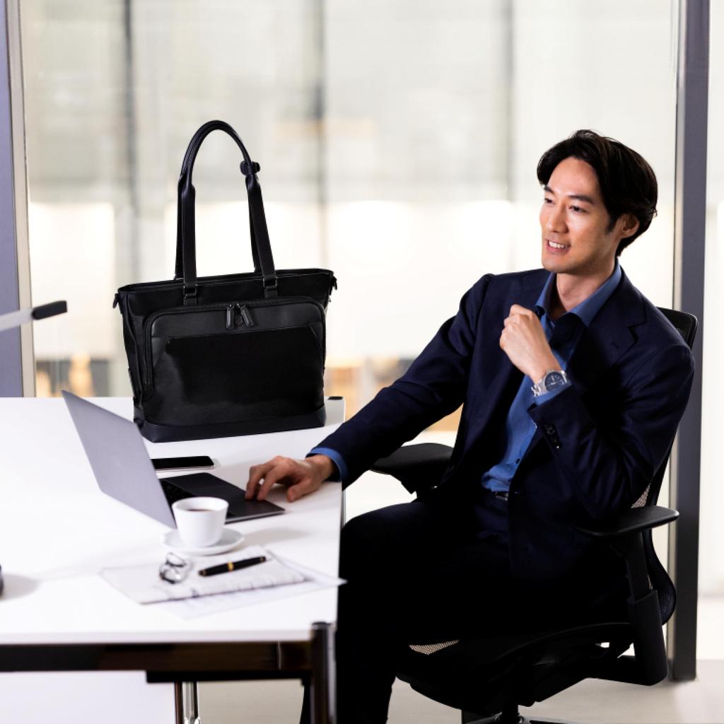 Victorinox Alox Nero Tote Durable Nylon Twill Tote for Men and Shoulder Bag for and Fits and A4 16L Black Bag, Women, Lightweight, Slim, 2-Way