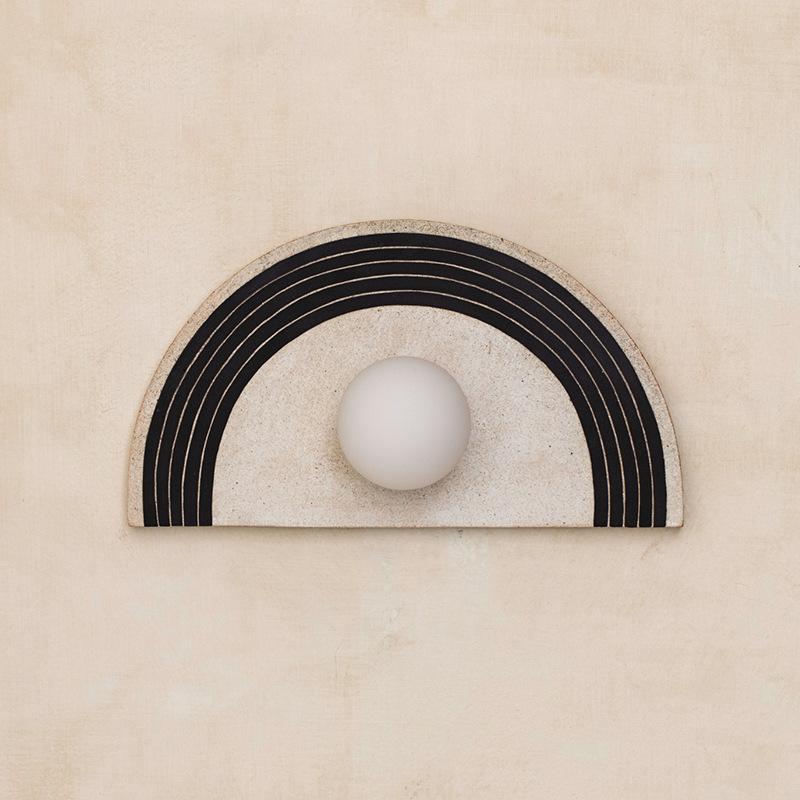 

Made in China Round Semi-circle Resin Wall Lamp - Simple and Quiet Style LED Lighting, Ideal for Home Decor & Bedroom Decoration