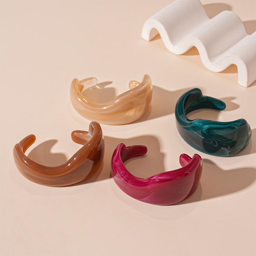 Retro smudged acrylic irregular opening bracelet exaggerated simple geometric jewelry