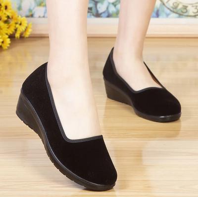 Women Casual Shoes Soft Portable Sneakers Walking Shoes Flat Soles for Women Breathable Slip On White Shoes 2024