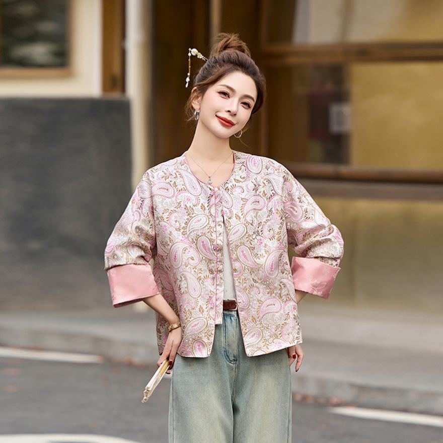 Jacket women's spring and autumn pink jacquard loose button top light temperament design sense Tang clothing