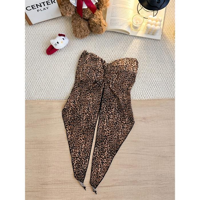 With chest pads, sexy Spice Girl style leopard print print one-word collar circumference chest wrap vest, summer backless tube top