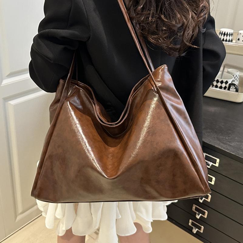 Bag 2025 new bag large capacity women's fashion foreign style high sense soft leather texture shoulder tote bag