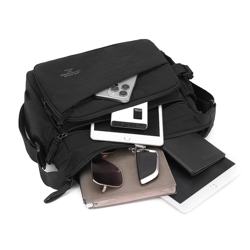 Large Capacity Shoulder Bag Multi-function Outdoor Short-distance Travel Bag