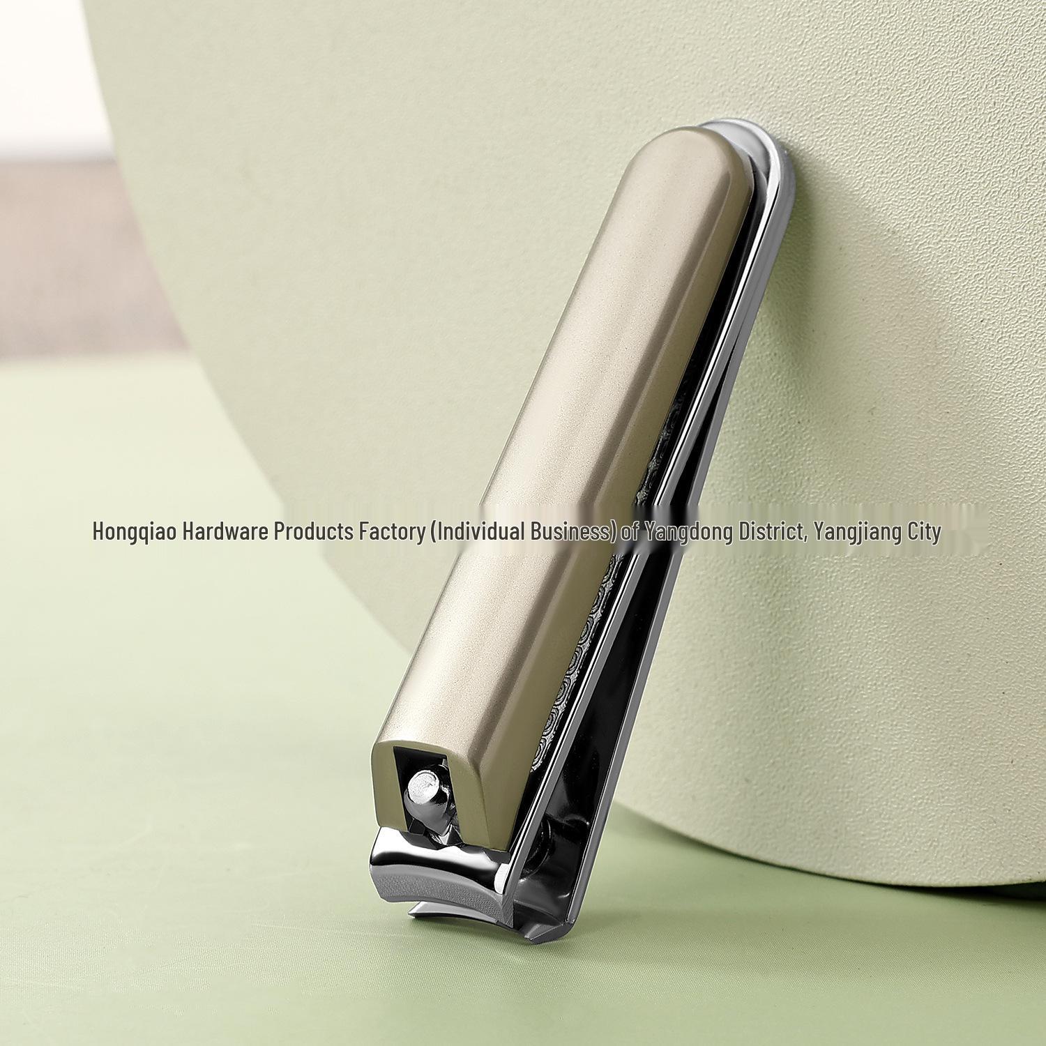 Набор из 5 предметов: Кусачки для ногтей и Маникюрный набор с ушной ложкой