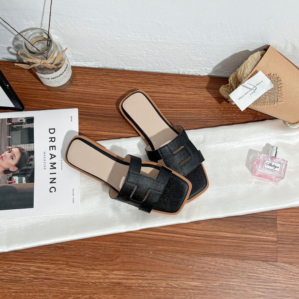 Yuanlitong Summer New Flat-bottomed Slippers Women's Wear High-end Temperament Square Head Cool Slippers Women's Woven Women's Shoes