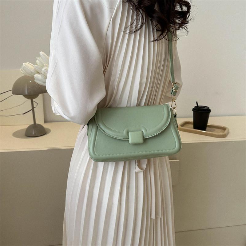 Trendy Small Box Bag For Women 2023 Street Style Fashionable Shoulder Bag Casual Chic Pu Leather Handbag With Magnetic Closure