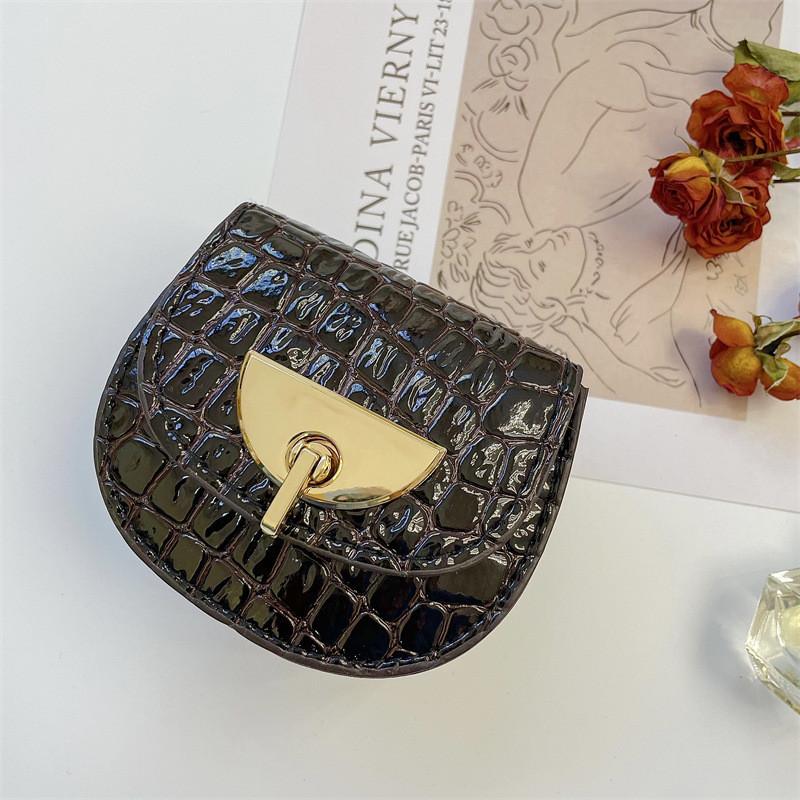 Stylish Mini Leopard Print Crossbody Bag For Girls With Chic Chain Strap And Trendy Design