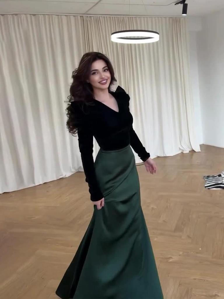 2024 Autumn Velvet Spliced V-neck Slimming Tie-waist Long Dress