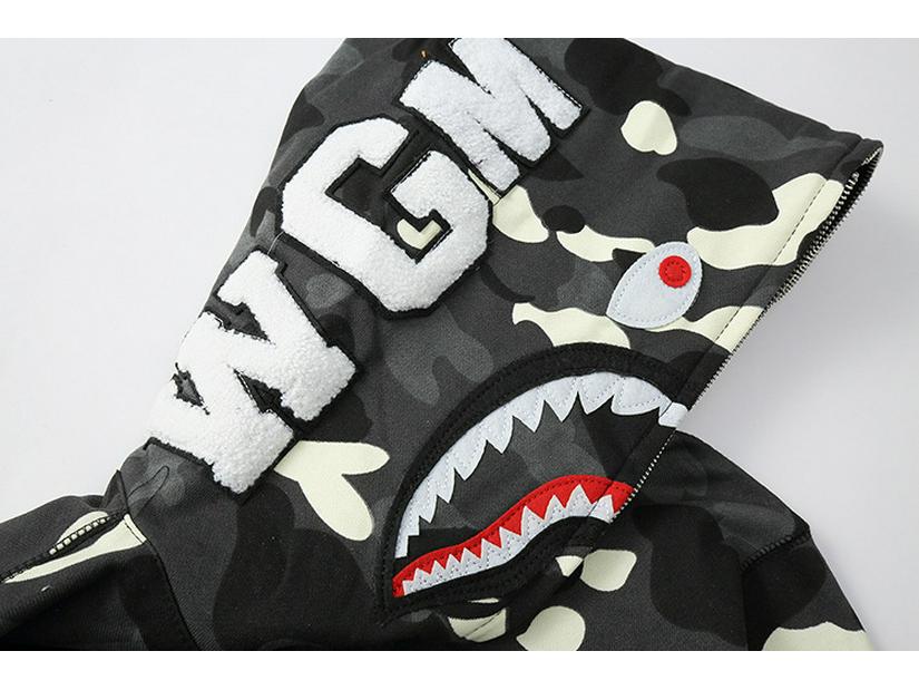 Bluza z kapturem w kamuflażu z plamkami i motywem głowy rekina, Unisex, luźny krój, zapinana na zamek, z długimi rękawami