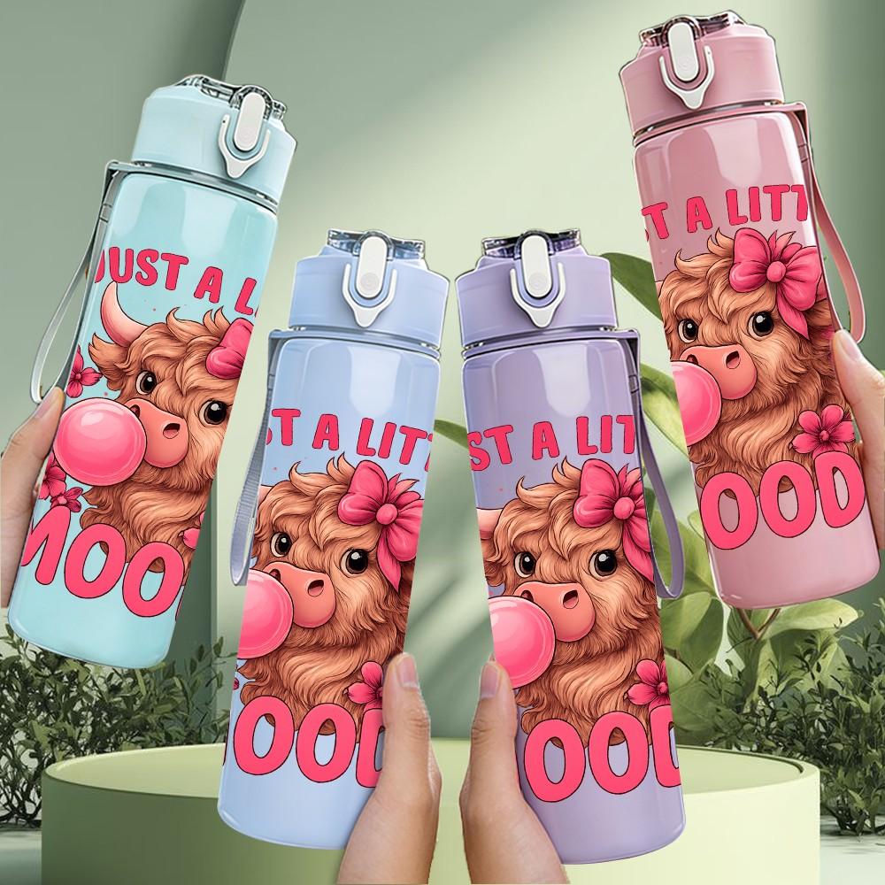 1PC Just A Little Moody Pig Art 750ml Color Plastic Sports Water Bottle Leakproof Flip Straw Lid Suitable for Sports Office Home Use