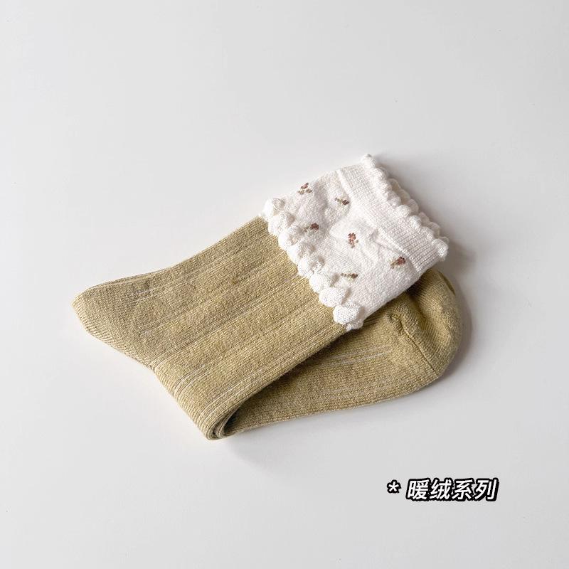 Retro Floral Wool Medium Tube Socks Women'S Autumn And Winter Warm Japanese Sweet Bow Stacking Socks Fungus Lace Cotton Socks
