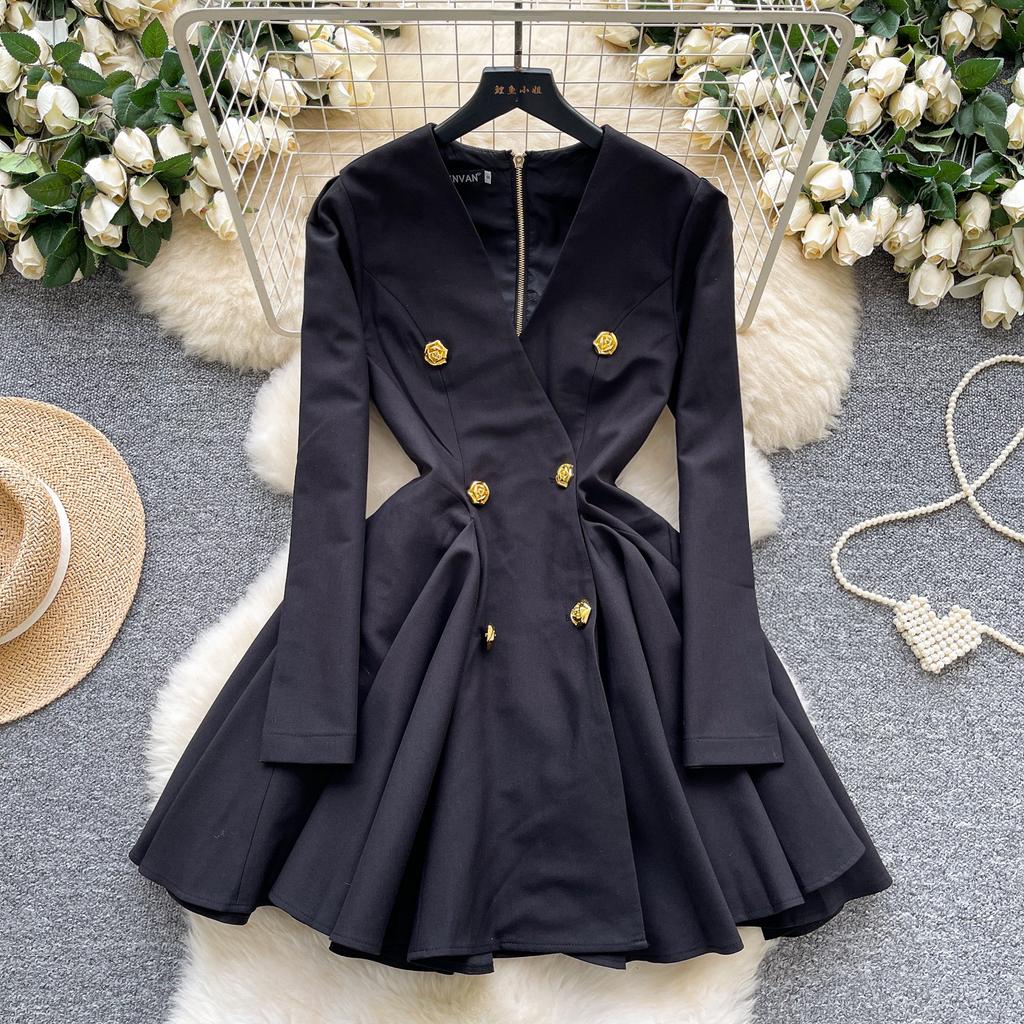 French retro small fragrant style high-end V-neck metal buckle long-sleeved waist puffy dress women's autumn dress dress