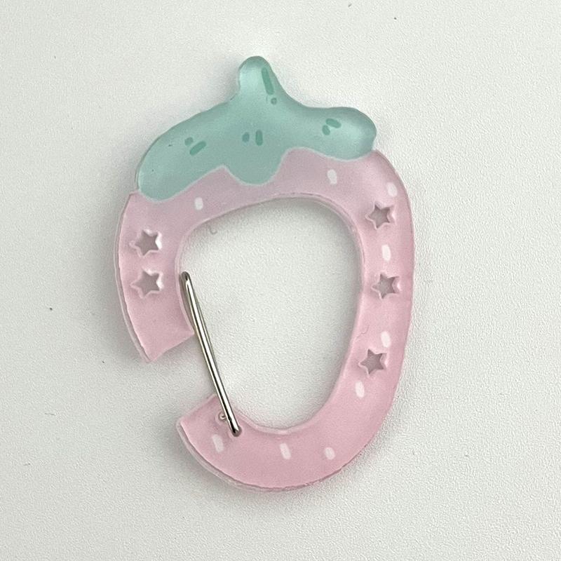 

1 Piece Cute Cat Strawberry Ins Acrylic Mountaineering Buckle Phone Pendant Backpack Hanging DIY Toy Accessories Holiday Gift